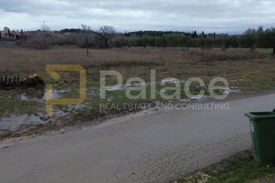 prilika-optimalan-gradjevinski-teren-uz-put-benkovac-572-m2_5