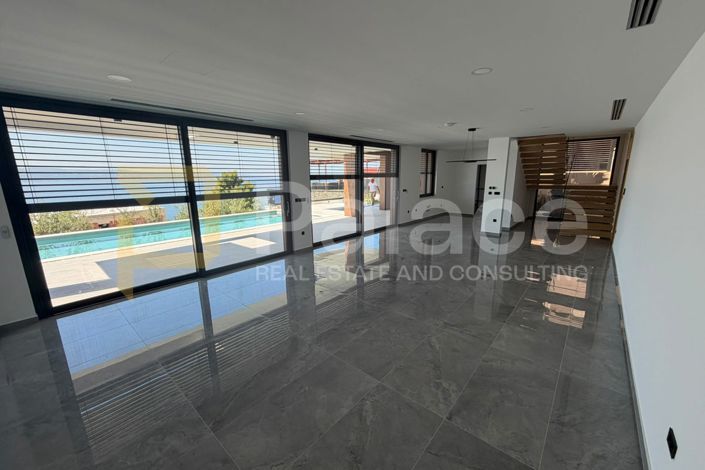 Image No.5-4 Bed Villa for sale