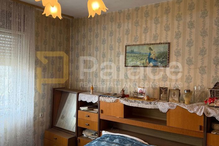 Image No.7-7 Bed House for sale