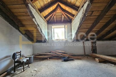 bol-stan-od-4735m2-blizina-grada-investicija_3