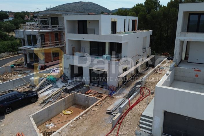 Image No.4-Villa de 5 chambres à vendre à Šibenik-Knin