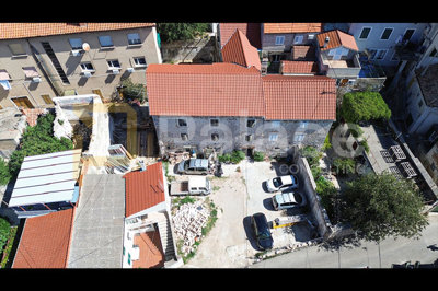 jedinstvena-nekretnina-u-samom-centru-sibenika-sa-velikom_11