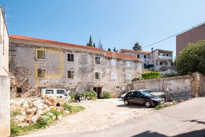 Image No.2-Maison de ville de 8 chambres à vendre à Sibenik