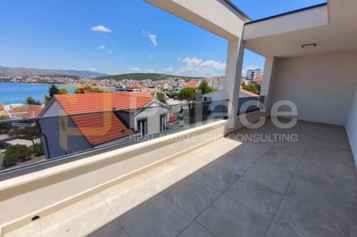 penthouse-s-pogledom-na-more-okrug-gornji_10