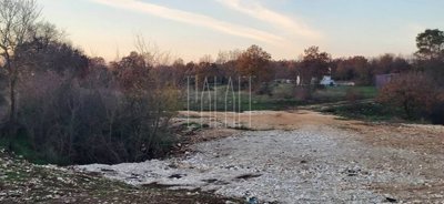 istra-gradjevinsko-zemljiste-u-blizini-barbana-771-m2_4