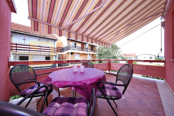 Image No.18-7 Bed House for sale