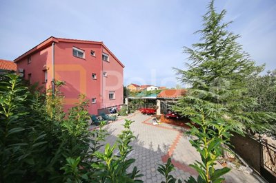 kuca-sa-sest-stambenih-jedinica-pirovac_2
