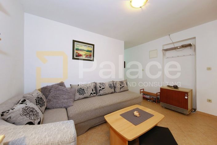 Image No.24-7 Bed House for sale
