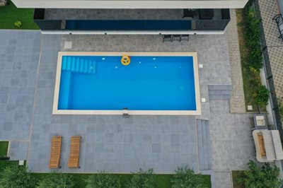 1 - Vir, House