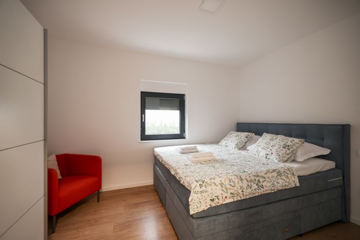 Image No.14-5 Bed House for sale