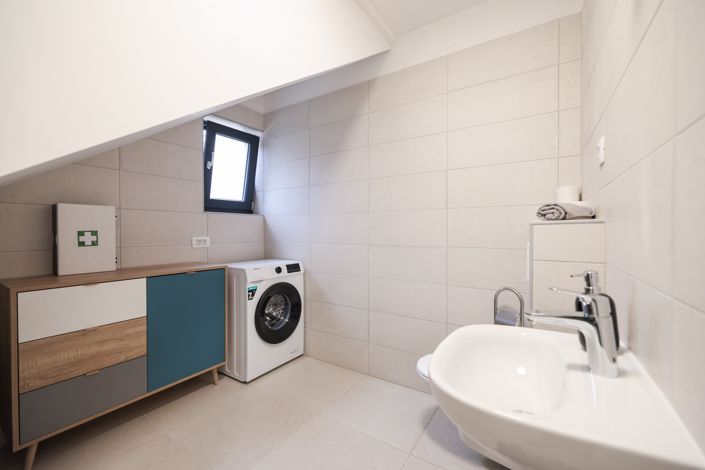 Image No.7-5 Bed House for sale