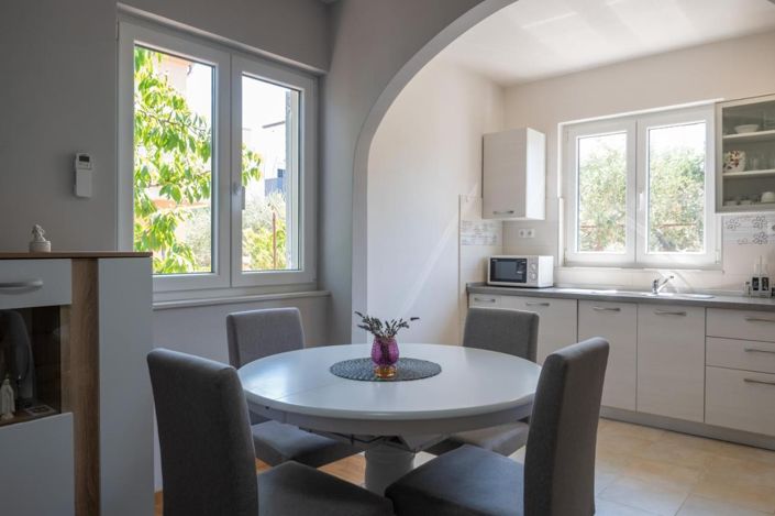 Image No.4-5 Bed House for sale