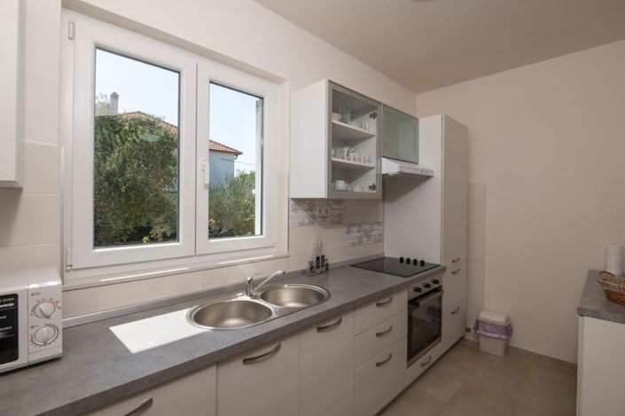 Image No.7-5 Bed House for sale