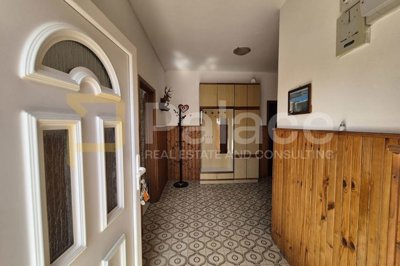 unikatna-moderna-kuca-sa-tri-stambene-jedinice-s-pogledom_10