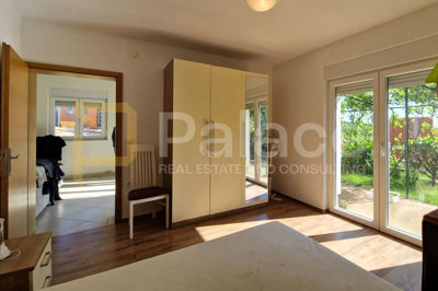 prostrana-kuca-s-3-stana-i-pogledom-na-more-kraljevica-744m2_10