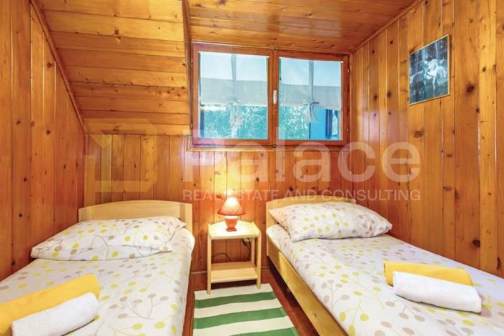 Image No.12-2 Bed House for sale
