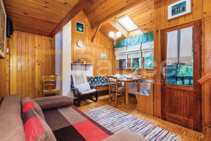 Image No.8-2 Bed House for sale