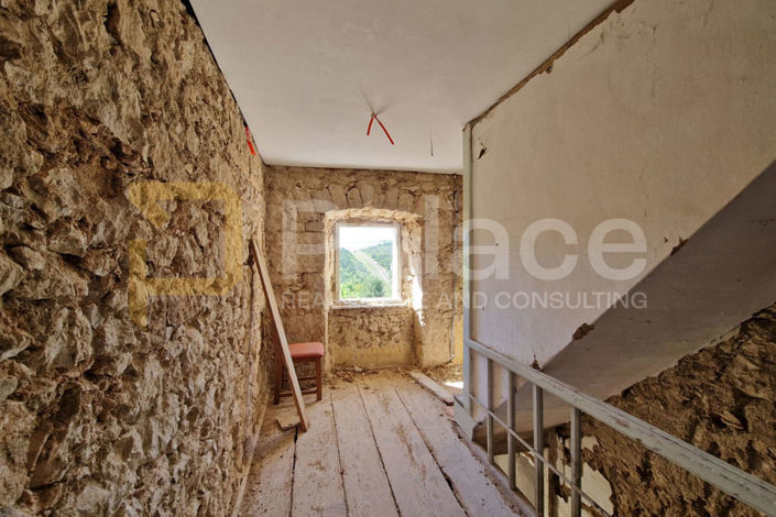 Image No.14-4 Bed House for sale