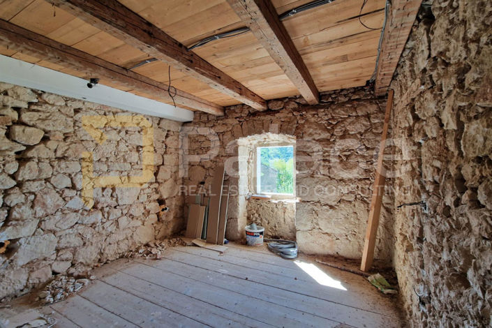 Image No.16-4 Bed House for sale