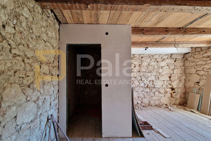 Image No.17-4 Bed House for sale