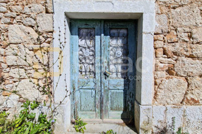 predivna-kamena-kuca-s-okucnicom-i-pogledom-krizisce-250-m_3