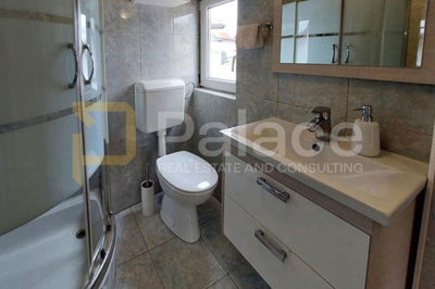 prostrana-kuca-s-3-stana-i-poslovnim-prostorom-kastav-370-m_10