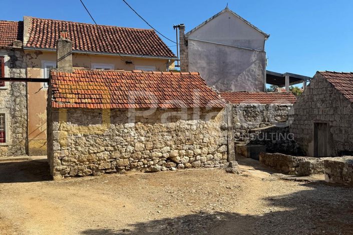 Image No.10-1 Bed House for sale