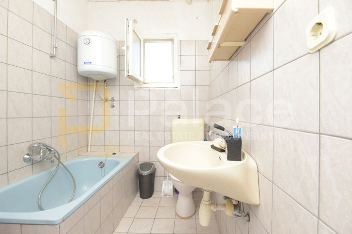 Image No.10-4 Bed House for sale