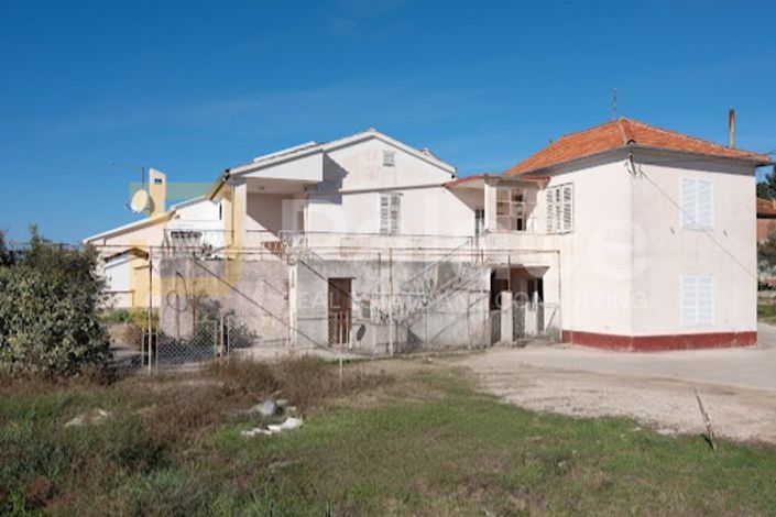 Image No.3-9 Bed House for sale