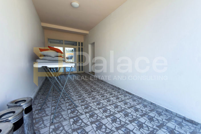 Image No.5-8 Bed House for sale