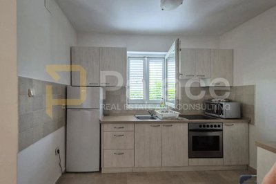 malinska-2sdb-s-okucnicom-72-m-parkingom-i-pogledom-na-more_3