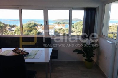 snizeno-prekrasna-kuca-s-apartmanima-maslinica-solta_14
