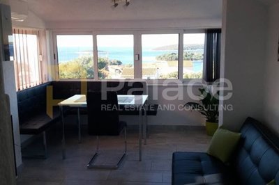 snizeno-prekrasna-kuca-s-apartmanima-maslinica-solta_15