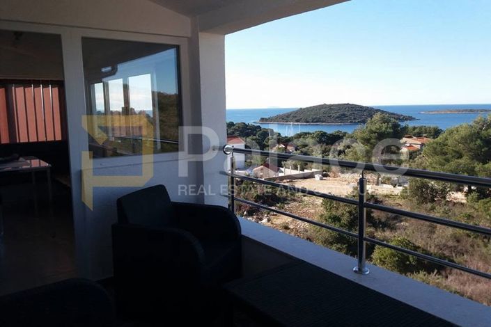 Image No.16-6 Bed House for sale