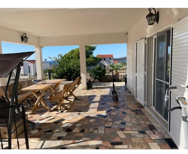 Image No.6-6 Bed House for sale