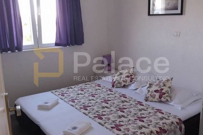 Image No.9-6 Bed House for sale