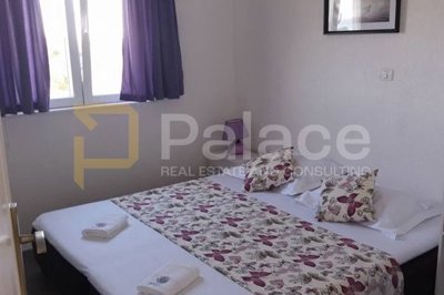 snizeno-prekrasna-kuca-s-apartmanima-maslinica-solta_9
