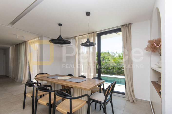 Image No.11-4 Bed House for sale