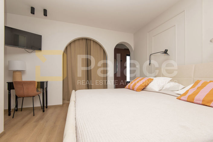 Image No.20-4 Bed House for sale