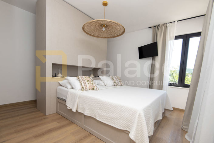Image No.25-4 Bed House for sale