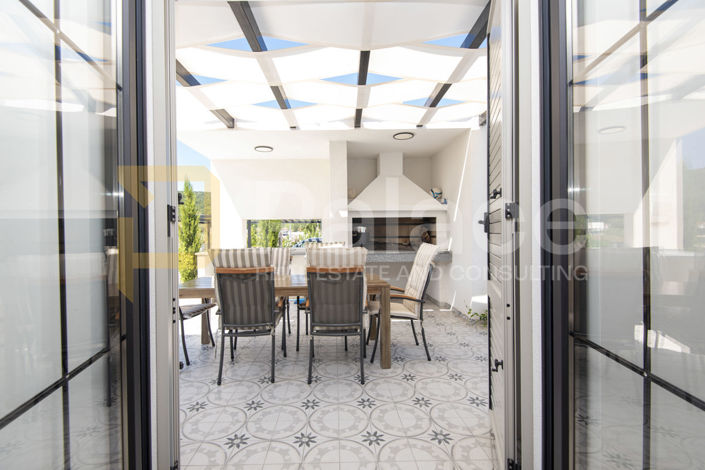 Image No.8-4 Bed House for sale