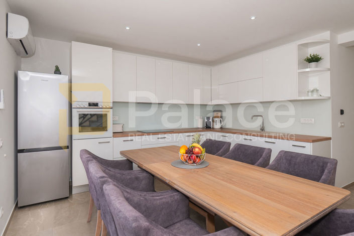 Image No.15-4 Bed Townhouse for sale
