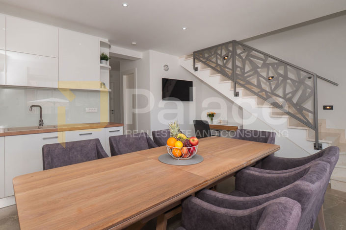 Image No.16-4 Bed Townhouse for sale