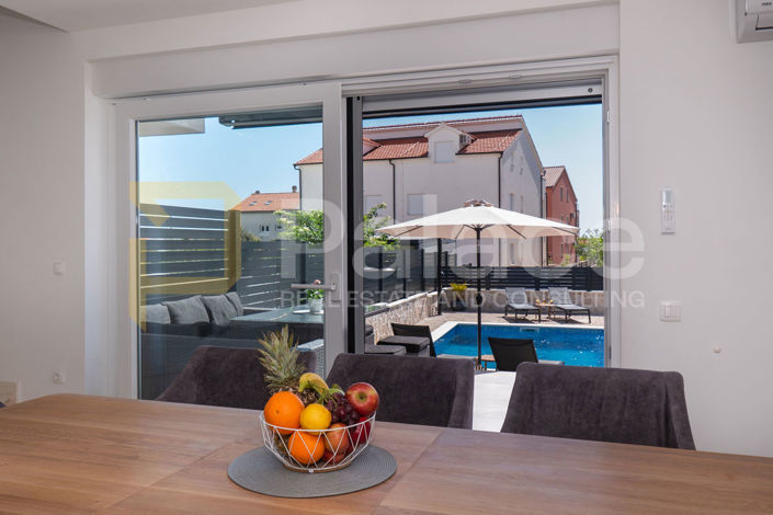 Image No.18-4 Bed Townhouse for sale