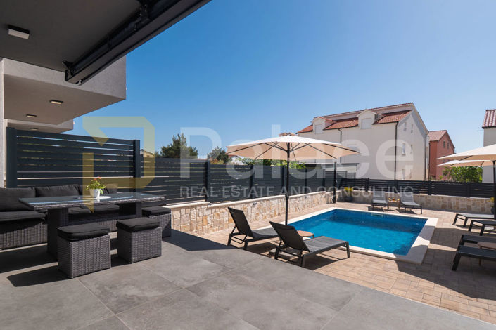Image No.23-4 Bed Townhouse for sale