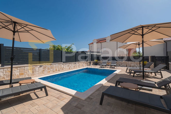 Image No.24-4 Bed Townhouse for sale