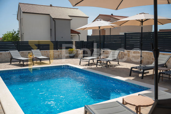 Image No.29-4 Bed Townhouse for sale