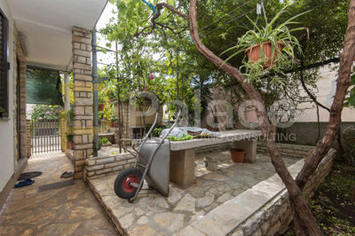 kuca-s-cetiri-stambene-jedinice-325m2-vodice_3
