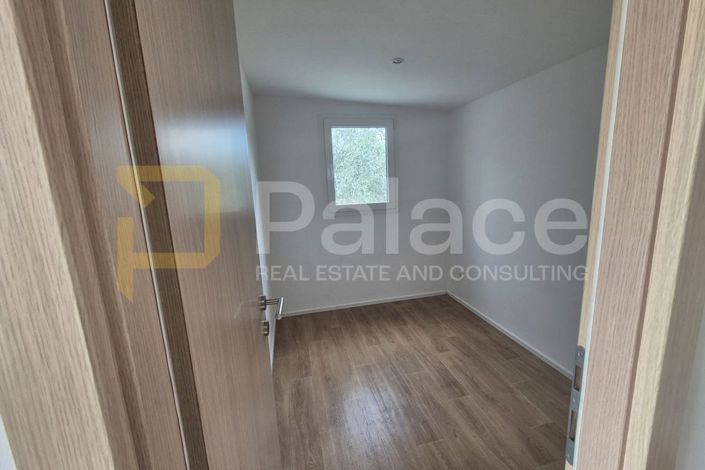 Image No.9-2 Bed House for sale