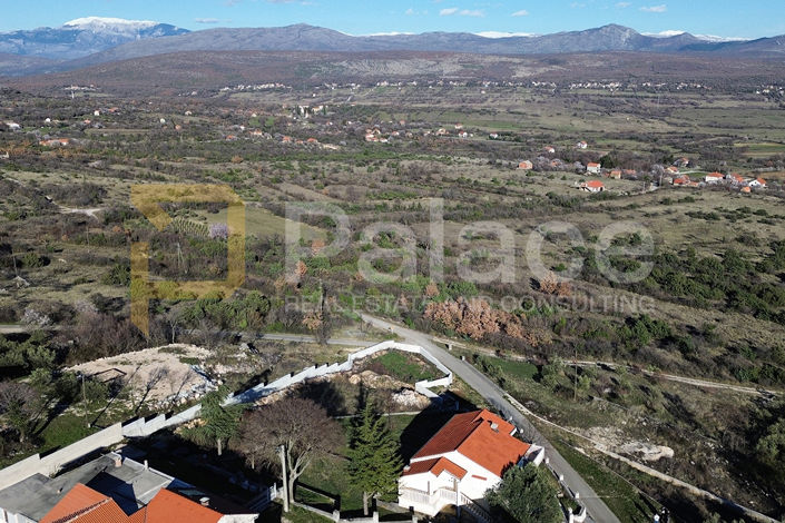 Image No.8-3 Bed House for sale